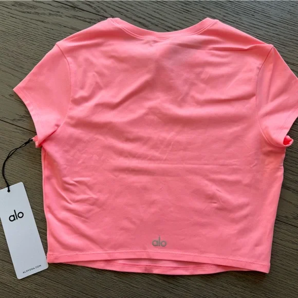 ALO SOFT CROP, FINESSE SHORTSLEEVE, NEON BUBBLEGUM, SIZE M - Picture 5 of 5